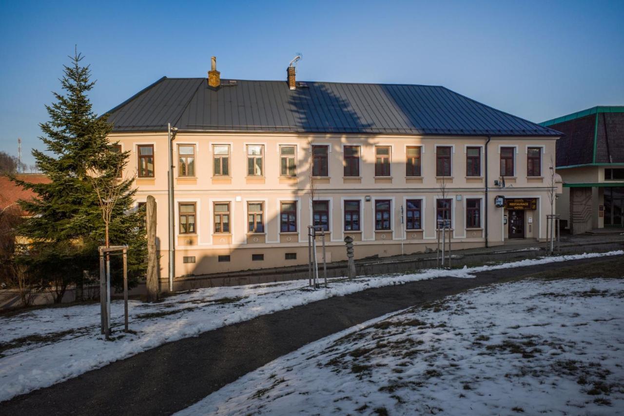 Apartman Hotel Vomocil Bystre Buitenkant foto