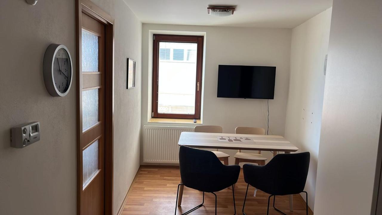Apartman Hotel Vomocil Bystre Buitenkant foto